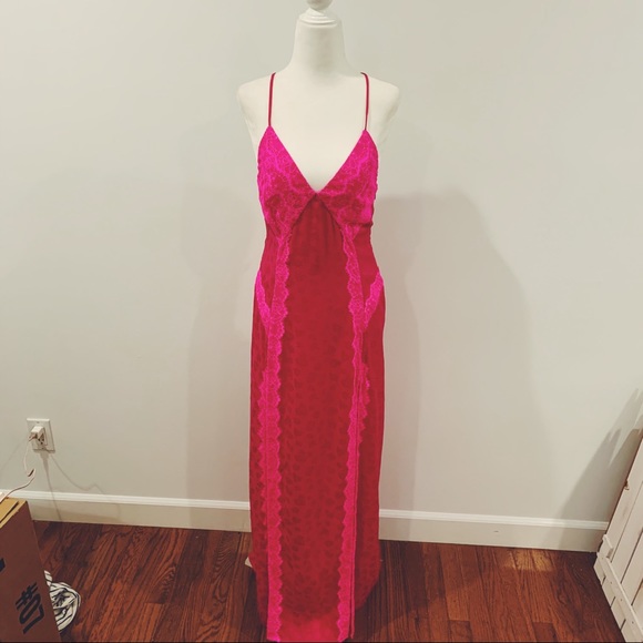 FOR LOVE & LEMONS KRISTIE HOT PINK SLIT MAXI DRESS - Picture 3 of 5